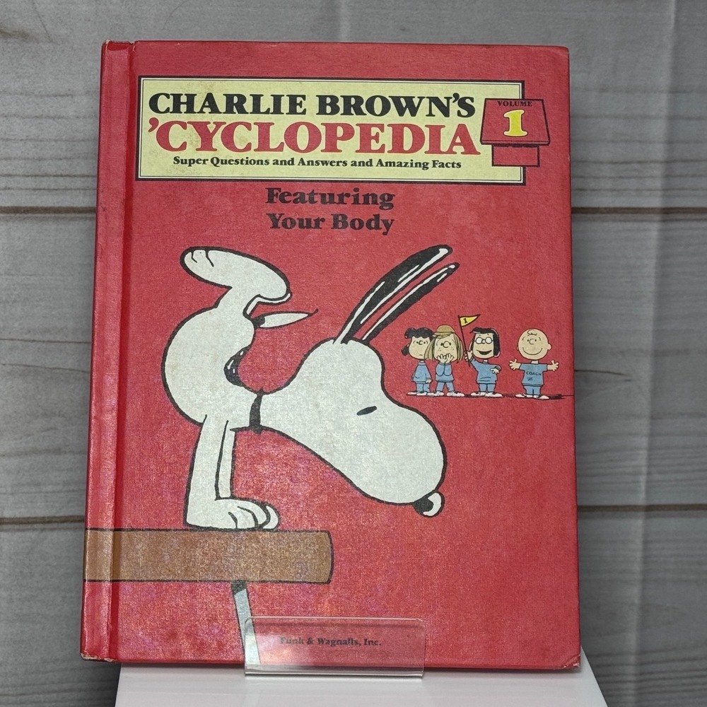 VTG 1980 Charlie Brown Cyclopedia Vol 1 Featuring Your Body Peanuts Snoopy Book